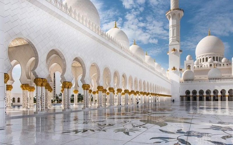 Abu-Dhabi-Sheikh-Zayed-Mosque-Tour-From-Dubai
